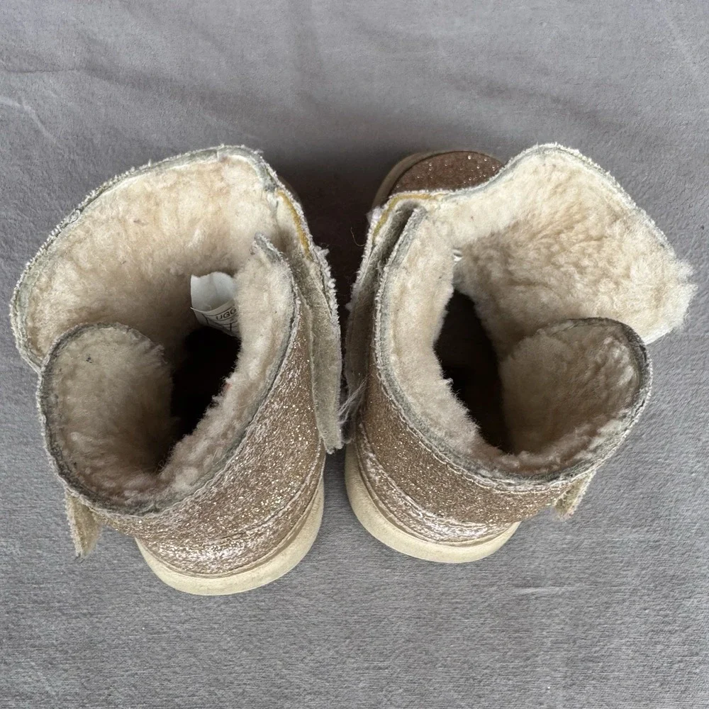 Size 4/5 - UGG Sparkly Gold Boots, Toddler Girls Winter Snow Boots